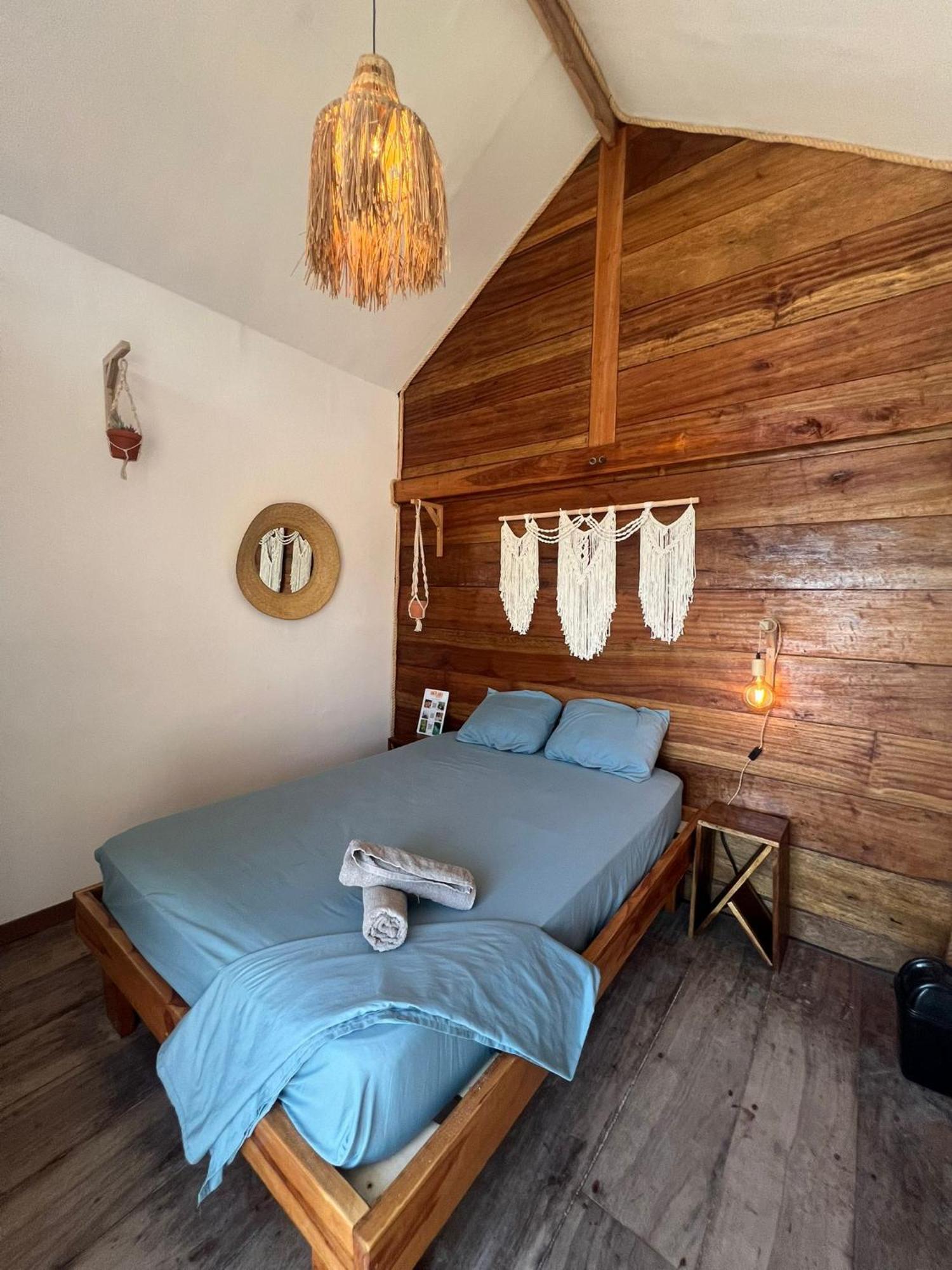 Santa Lova Eco-Hostel Isla Tintipan Tintipan Island Eksteriør billede